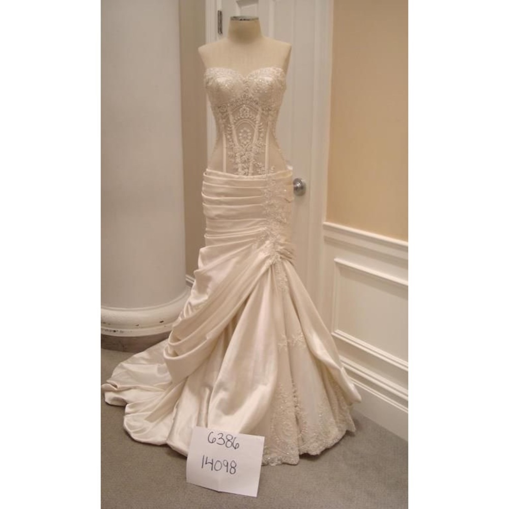 Pnina Tornai ivory satin gorgeous wedding dress